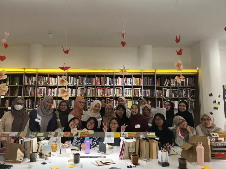 DT4Life adalah program refleksi berbasis Design Thinking untuk membantu kamu mengenali arah hidup, merespon tantangan, dan mulai bergerak lagi.