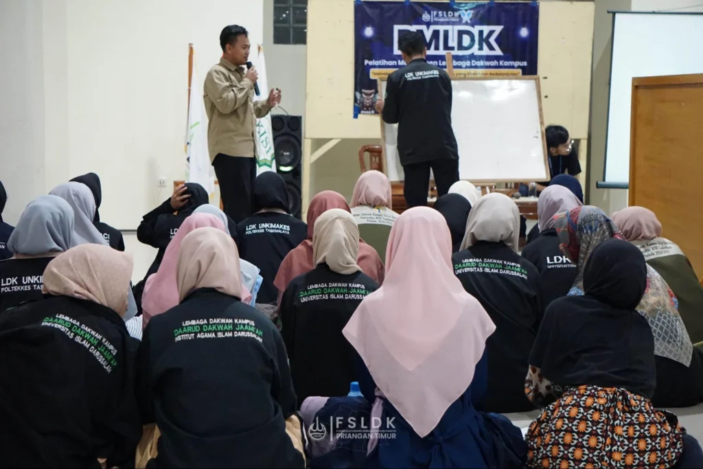 Pemuda Penggerak Kampus: Inovasi Sosial dan Kewirausahaan dengan Design Thinking
