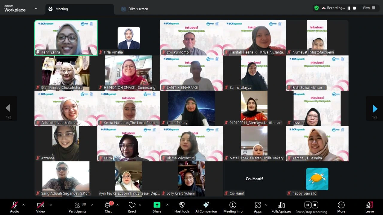 Sesi pertemuan virtual peserta program inkubasi UMKM dengan BCA Syariah, menampilkan berbagai wajah peserta dan mentor dalam layar Zoom.